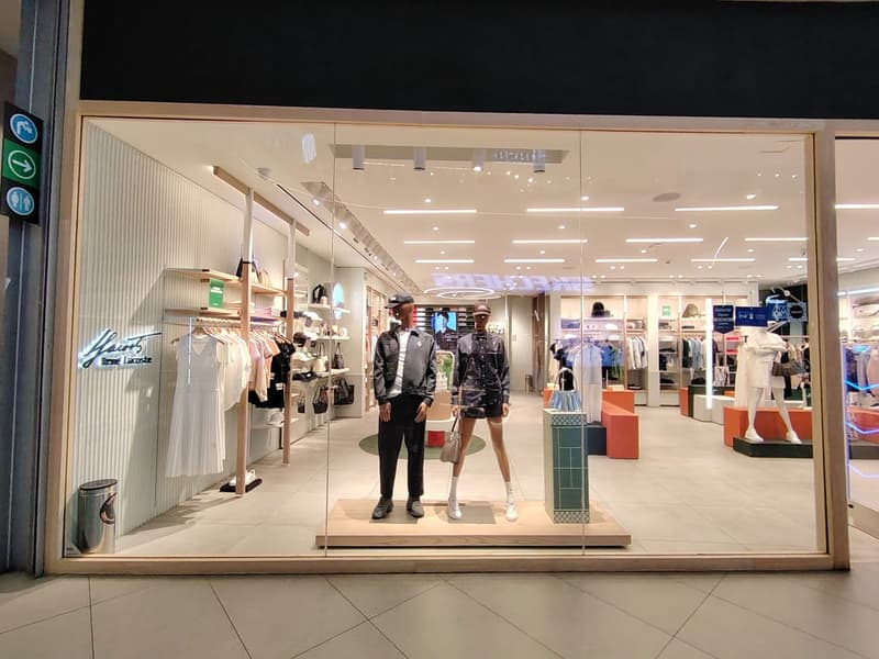 Close Up - Store