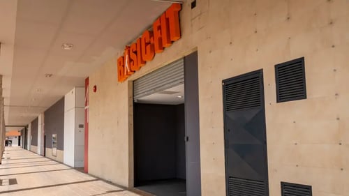 Basic-Fit Burgos Calle Serramagna - front club outside
