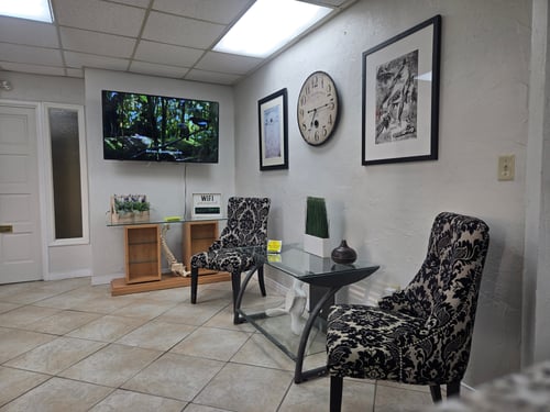 Spine & Sports Therapy waiting room