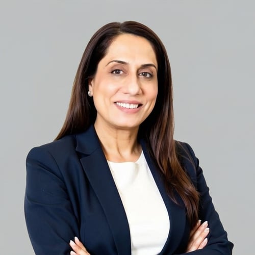 Headshot of Ni Bashir, a wealth advisor at Chase