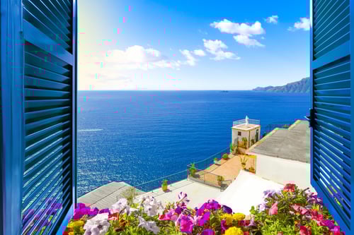 vue de la Côte Amalfitaine près de Sorrente, Italie