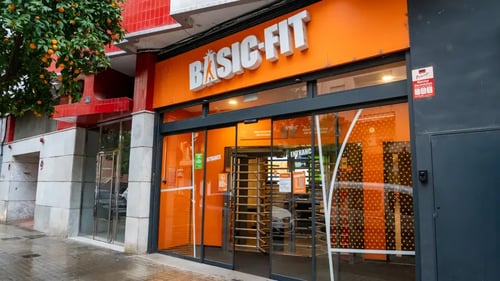 Basic-Fit Valencia Av. Burjassot - front club outside