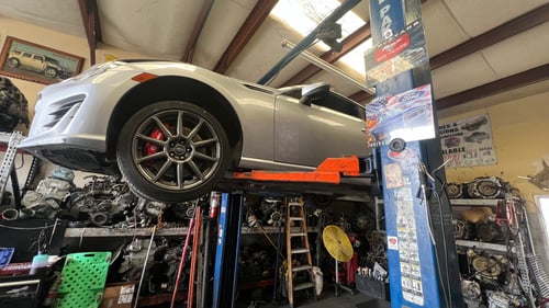 HHR Used Engines & Transmissions - Engine part installation