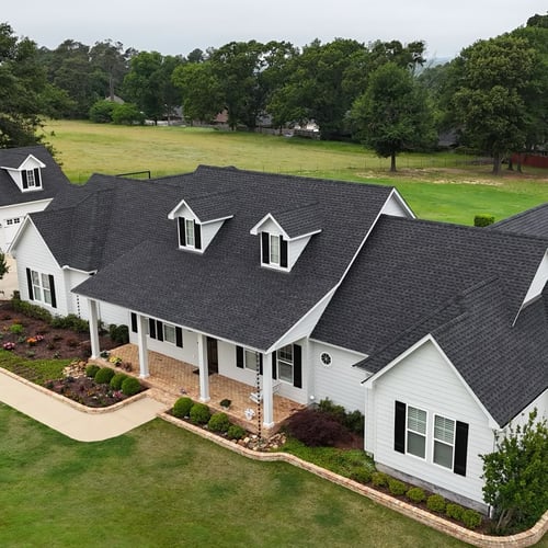 New architectural shingle roof on a home in Tyler, Texas