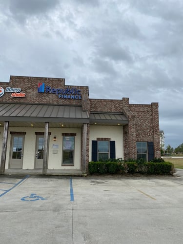 Enterprise Drive, LA Republic Finance Store Front
