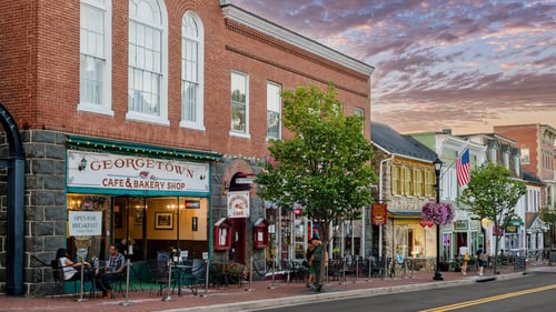 Close to shopping and dining at Downtown Leesburg