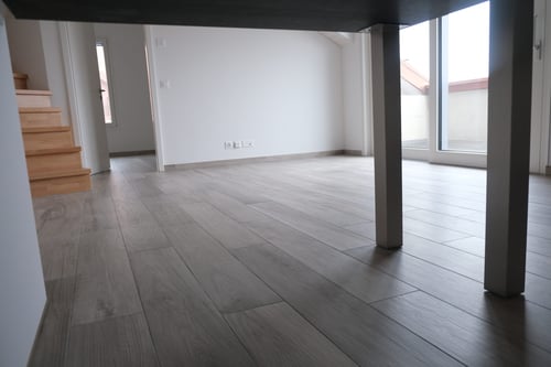 Id carrelage sàrl revêtement de sol carrelage  type parquet