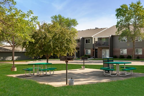 Courtyard at Hidden Valley in Savage, MN 55378
