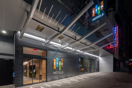 Best hotel to stay few minutes away from Fifth Avenue shopping.