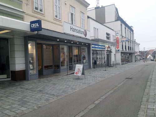 Hansaton Hörkompetenz-Zentrum Sparkassegasse 8, Hollabrunn von links kommend