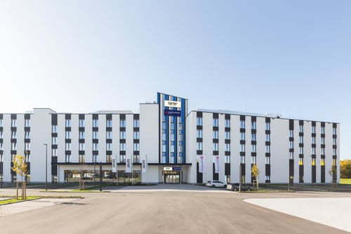 Quiet stay in Augsburg’s north, well linked to the centre