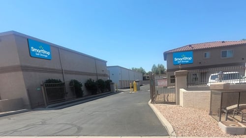 SmartStop Self Storage Glendale Az, 13551 W. Glendale Ave. storefront.
