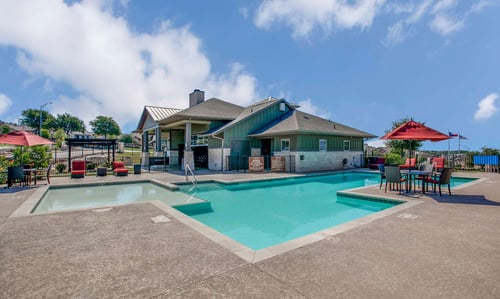 Pool at Overlook at Stone Oak Park Apartments, San Antonio