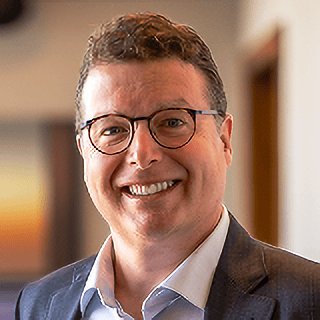 Headshot of Simon Desbiens