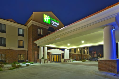 Welcome to the Holiday Inn Express & Suites Springfield!