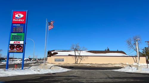 Side view of Slumberland Furniture Store in International Falls,  MN