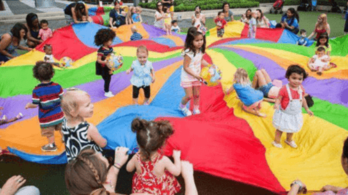 Gymboree Play & Music welcomes families with children classes in Washington DC.