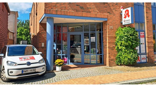 Aussenansicht der Dornbusch-Apotheke