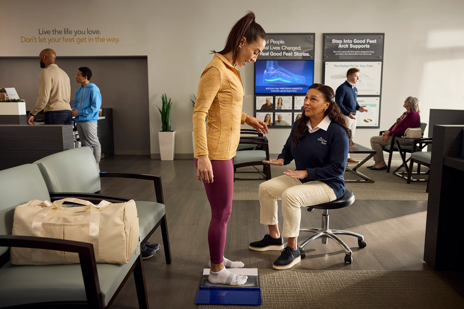 Good Feet Arch Support Specialist giving a free personalized fitting