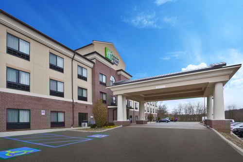 Stay with us located in the heart of Washington-Meadowlands area.
