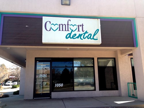 Aurora dentist