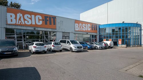 Basic-Fit Charleroi Rue de Montigny 24/7 - front club outside