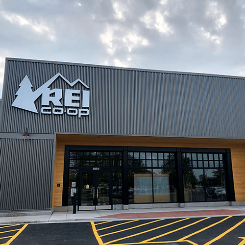 The front of the REI in Orland Park, Illinois