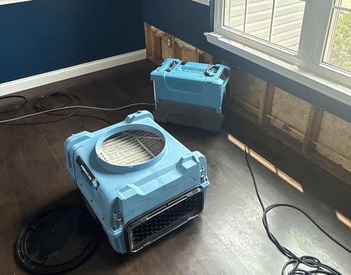 How Professional Emergency Water Cleanup Services Save Your Home From Major Repairs