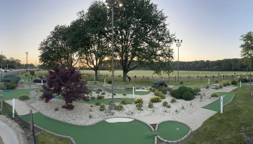 18 holes of mini-golf in the garden!