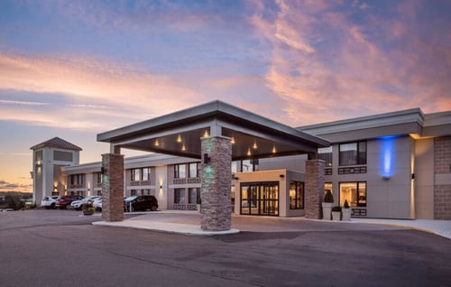 Welcome to the Newly Designed Holiday Inn Express & Suites