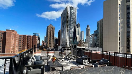 rooftop lounge overlooking chicago skyline