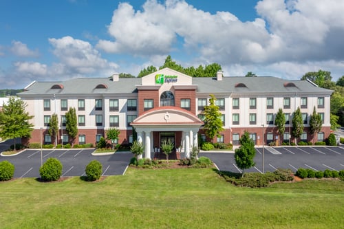 Welcome to the Holiday Inn Express Tullahoma!
