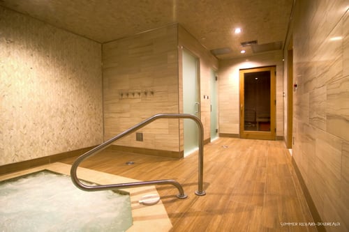 sauna whirlpool area