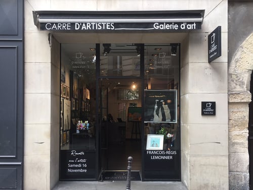 Carré d’artistes est un réseau de plus de 30 galeries d’art en France et à l’international ainsi qu’une galerie en ligne. Venez admirer les œuvres de nos artistes dans la galerie la plus proche de chez vous. Située en plein coeur du quartier animé du Marais, notre équipe vous accueille pour vous faire découvrir des artistes de talent à travers une sélection d’oeuvres d’art uniques.