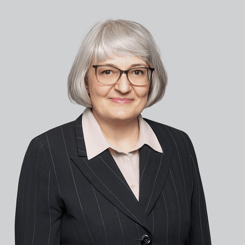 Carmelina Pesce headshot.