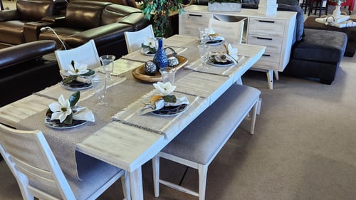 Slumberland Furniture Store in Grand Island,  NE - Dining Vignette