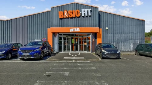 Basic-Fit Nemours Rue de Montargis - front club outside
