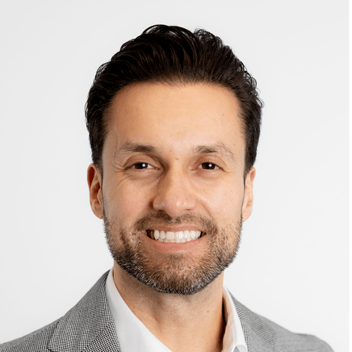 Andres Avila headshot