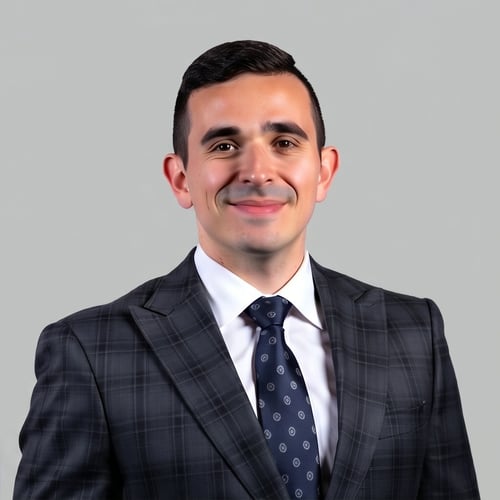 Headshot of Yevgeniy Morozov, a wealth advisor at Chase