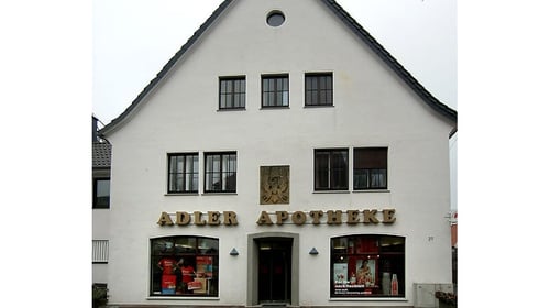 Aussenansicht der Adler-Apotheke