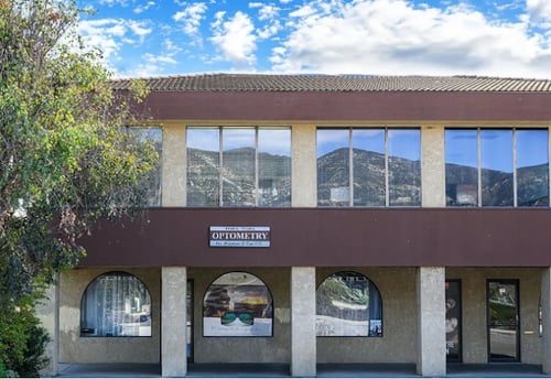 Front building of Topa Topa Optometry