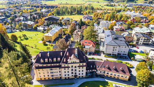 Außenaufnahme der Gesundheitseinrichtung Bad Hofgastein
(© Architekturfotografie: www.markus-kaiser.at)