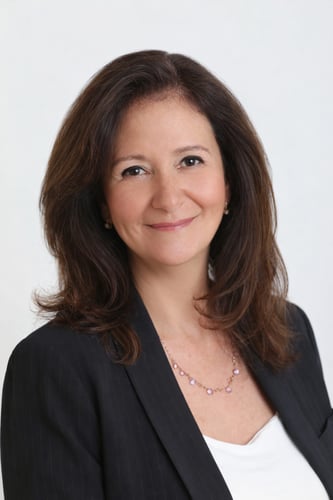 Headshot image of Catalina Borrero.