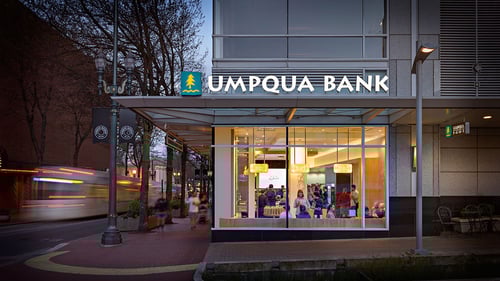 Portland Fox Tower Umpqua Bank store exterior