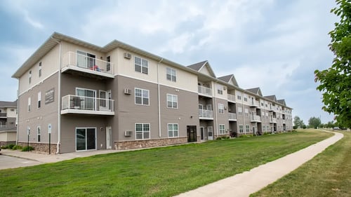 cover photo for Boulder Ridge Apartments in Fargo, ND 58104