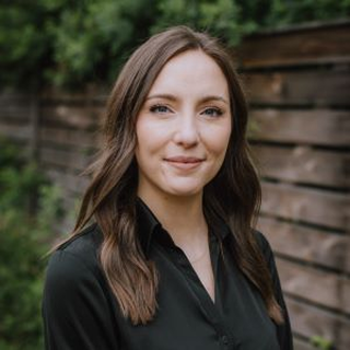 Headshot of Jenny White