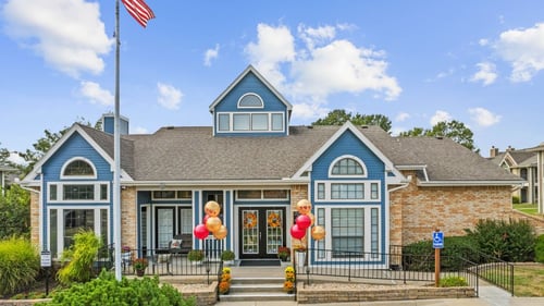 Sherwood Apartments Exterior