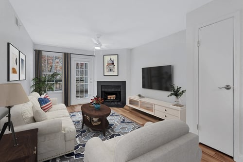 Living Area at Rolling Brook Village in Woodbridge, VA