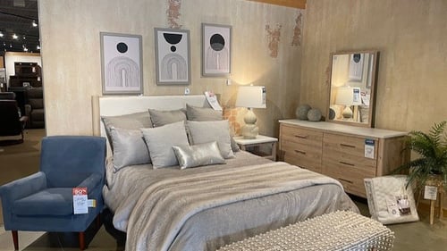 Des Moines Ankeny Slumberland Furniture bed