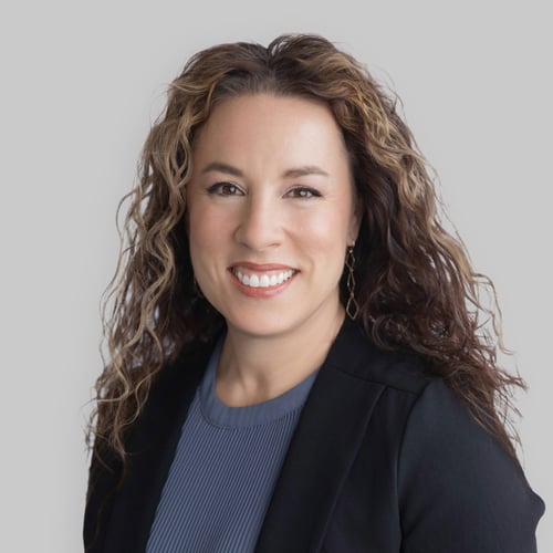 Headshot of Dia LaZar Gloster, a wealth advisor at Chase